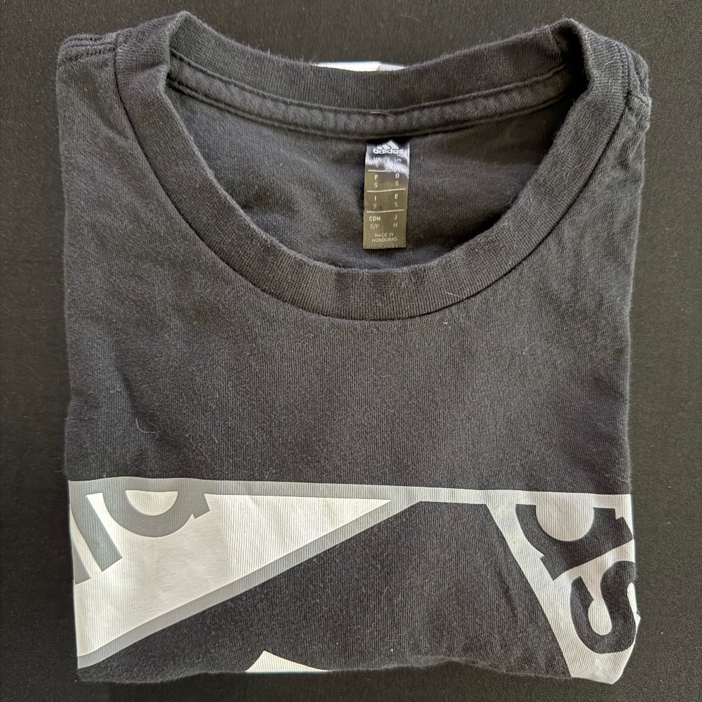 ADIDAS - MENS SMALL - GENTLY WORN
